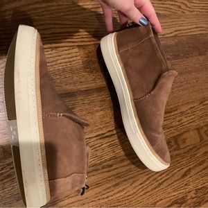 Toms high top sneaker suede